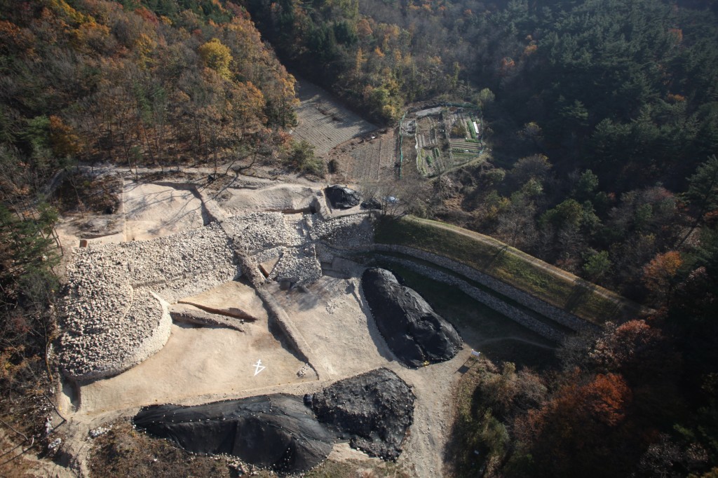 1. 경주 명활산성 북문지 정비 개시, 신라산성 위용 드러낸다