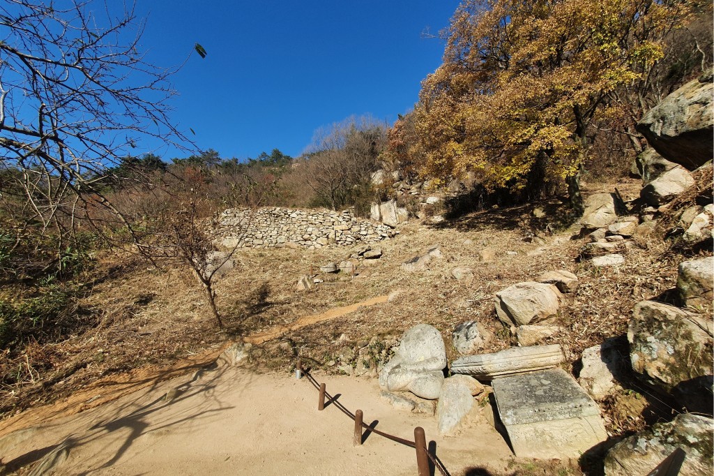 남산 약수곡 제4사지 정비 후