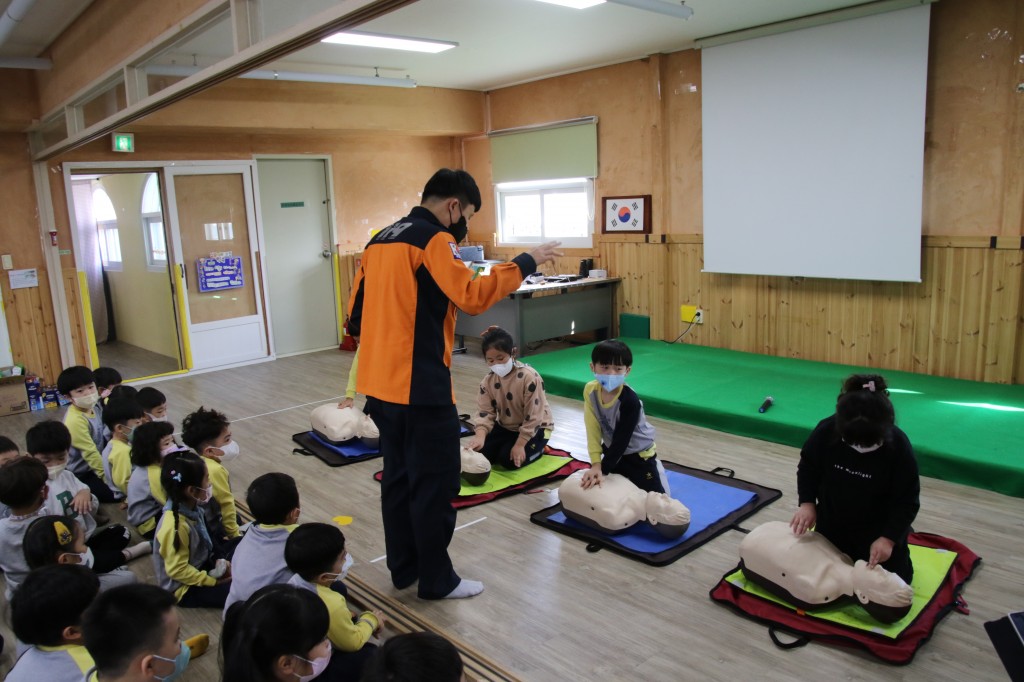 심폐소생술 교육 실시