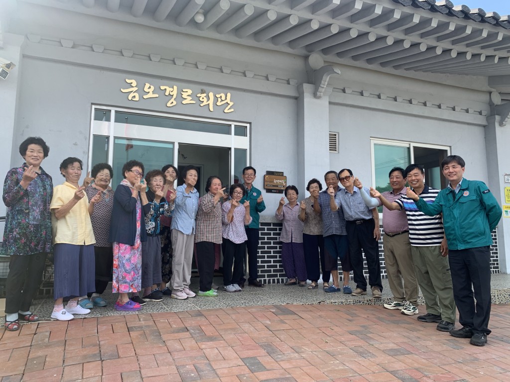 9_사진자료(농림축산해양국장 월성동장 월성동 16통 반장 외 주민)
