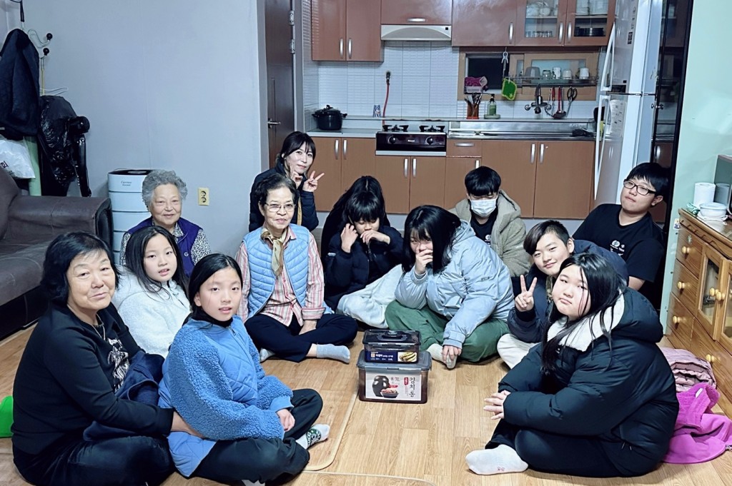 9-2. 안강지역 경로당 2곳 김장김치 전달